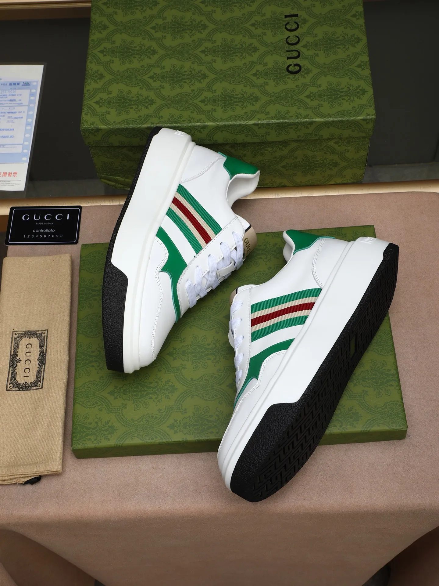 Men's shoes 💰480 New men's shoes GUCCI Fashion trend Made of first-layer calfskin ➕ washed sheep lining! The foot feels super comfortable and the workmanship is impeccable. Foam ultra-light outsole, size: 38-44 (45 customized) 3 colors to choose from!